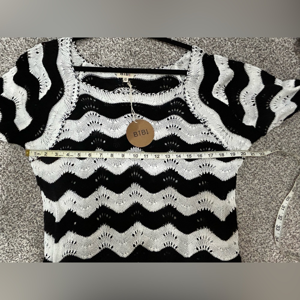 BiBi Monochrome Wave Knit Top - Picture 3 of 5